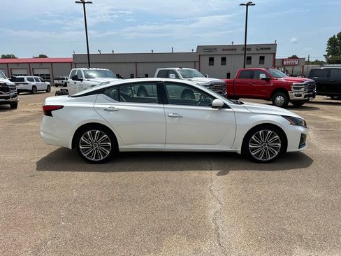 Used 2023 Nissan Altima 2.5 SL FWD image 6