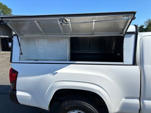 Used 2021 Toyota Tacoma SR image 11