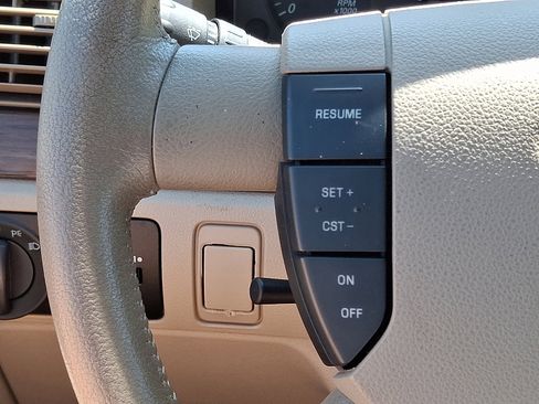 Used 2004 Ford Freestar SEL image 22