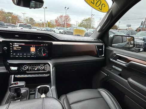 Used 2024 GMC Sierra 1500 Denali w/ Technology Package image 29