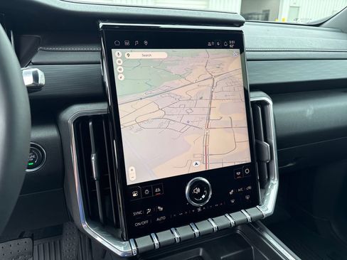 New 2026 GMC Acadia Elevation image 18