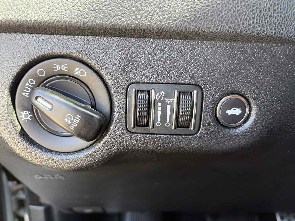 Used 2020 Dodge Charger R/T RWD image 40