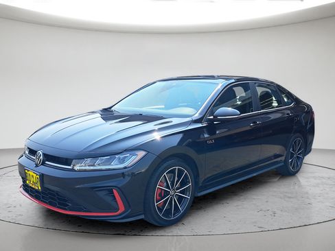 Used 2025 Volkswagen Jetta GLI Autobahn FWD image 11