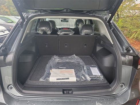 New 2026 Volkswagen Tiguan SE image 9