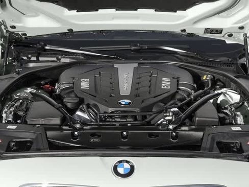 Used 2016 BMW 550i xDrive Sedan image 13