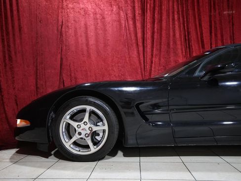 Used 2002 Chevrolet Corvette Convertible RWD image 5