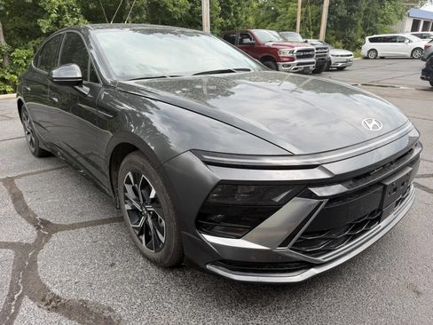 Used 2025 Hyundai Sonata SEL FWD image 5