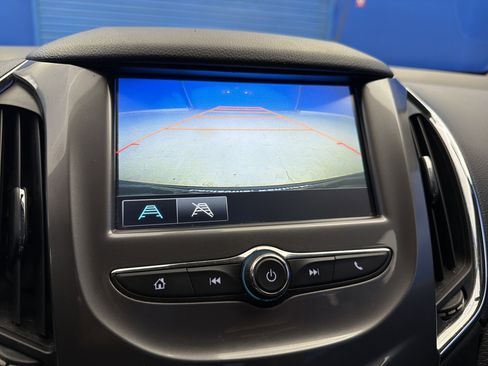 Used 2017 Chevrolet Cruze LT w/ Convenience Package image 20