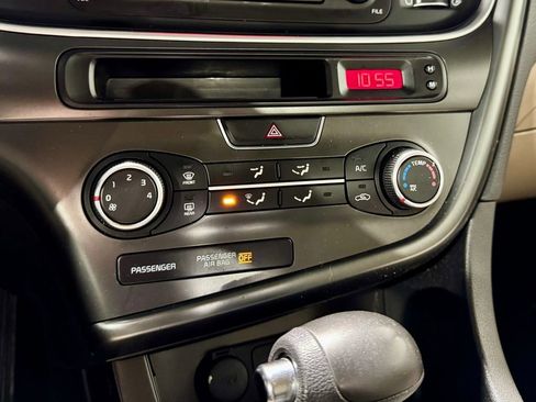 Used 2015 Kia Optima LX image 17