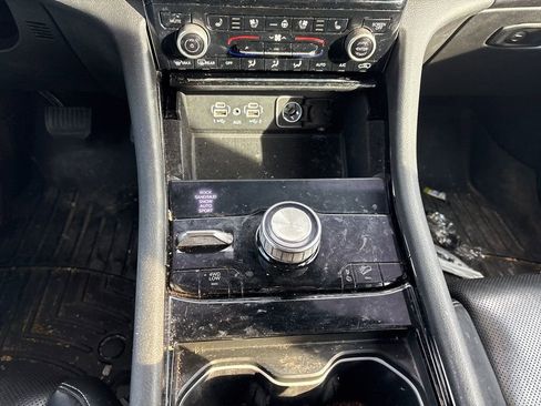 Used 2021 Jeep Grand Cherokee L Overland w/ Luxury Tech Group IV image 15