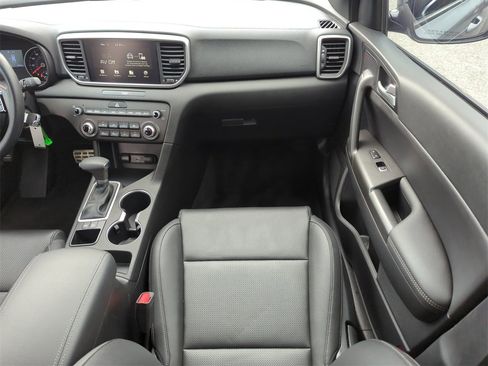 Used 2022 Kia Sportage Nightfall Edition image 16