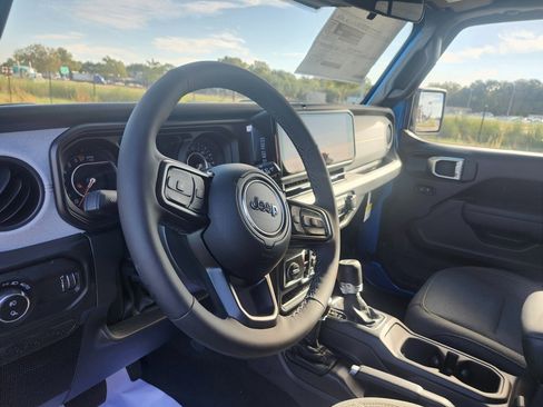 New 2025 Jeep Gladiator Sport image 18