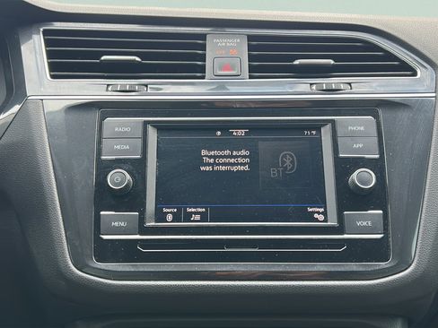 Used 2021 Volkswagen Tiguan S FWD image 17
