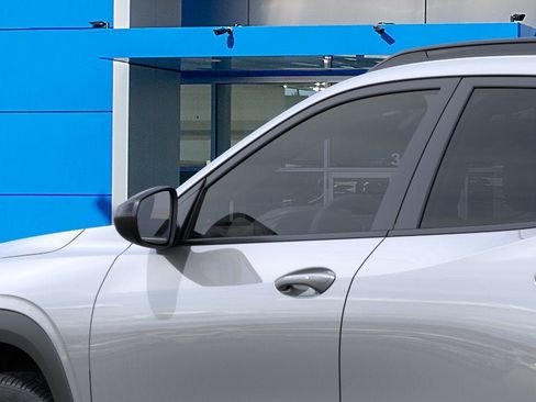 New 2026 Chevrolet Trax LT w/ Midnight Edition FWD image 12