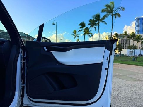 Used 2019 Tesla Model X Performance image 16