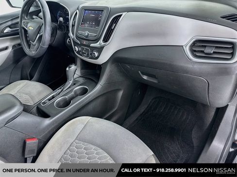 Used 2020 Chevrolet Equinox LS w/ LS Convenience Package FWD image 27