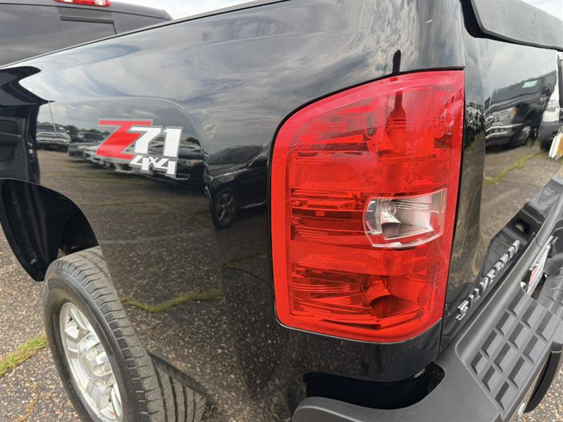Used 2008 Chevrolet Silverado 3500 LTZ w/ Suspension Package, Off-Road AWD/4WD image 10