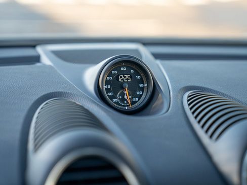 Used 2021 Porsche 718 Cayman GT4 image 18