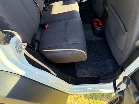 Used 2014 Jeep Wrangler Unlimited Sport image 41
