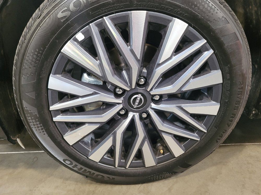 Used 2025 Nissan Altima 2.5 SV FWD image 31