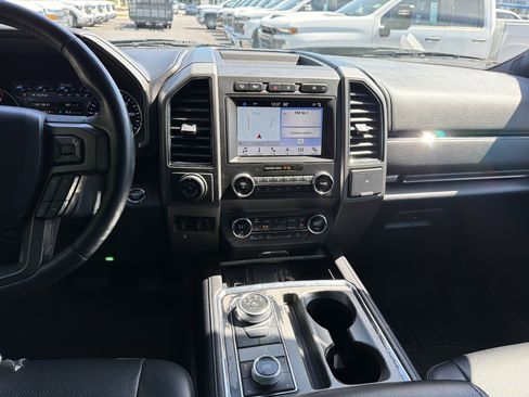 Used 2019 Ford Expedition Max XLT w/ Equipment Group 202A AWD/4WD image 31