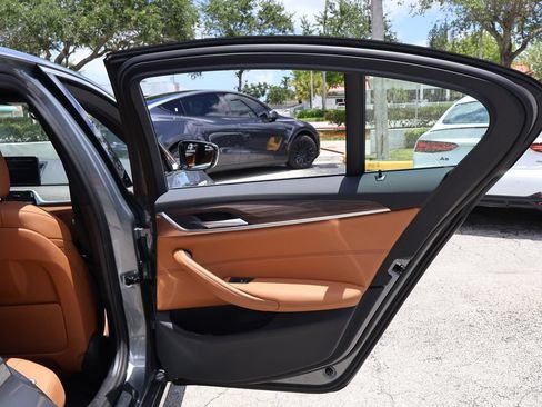 Used 2023 BMW 530i w/ Convenience Package RWD image 26