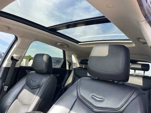 Used 2017 Cadillac XT5 Premium Luxury AWD/4WD image 36