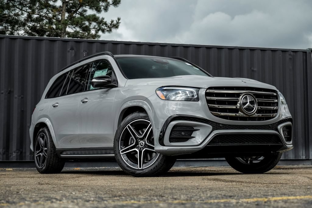 Used 2026 Mercedes-Benz GLS 450 4MATIC image 1