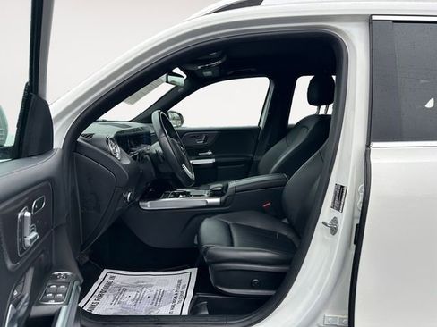 Used 2021 Mercedes-Benz GLB 250 4MATIC image 9