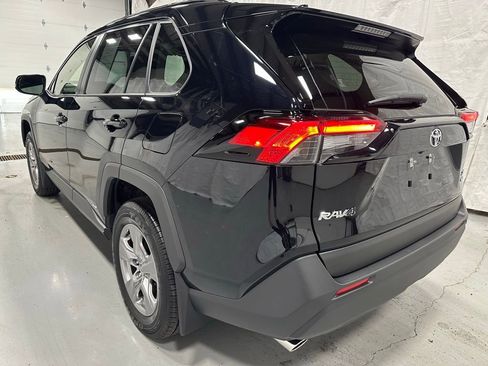 Used 2025 Toyota RAV4 XLE image 5