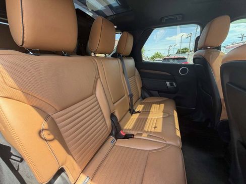 Used 2017 Land Rover Discovery HSE AWD/4WD image 33