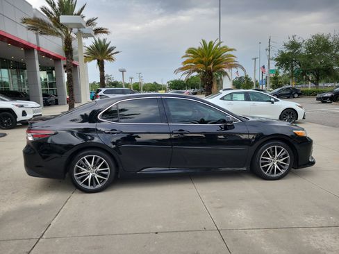 Used 2024 Toyota Camry XLE FWD image 7