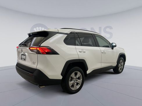 Used 2025 Toyota RAV4 XLE image 5