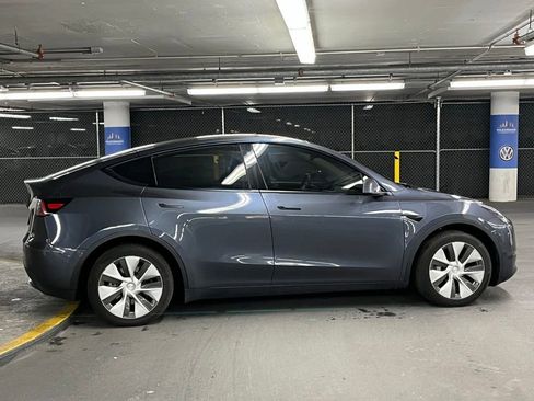 Used 2021 Tesla Model Y Long Range image 36