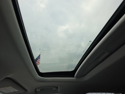 New 2026 Chevrolet Trax ACTIV w/ Sunroof Package FWD image 26