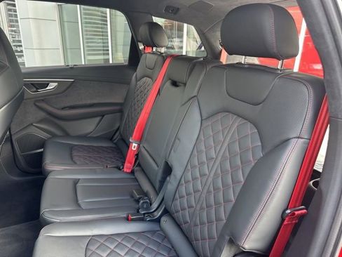 New 2026 Audi SQ7 Prestige image 11