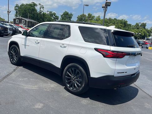 Used 2023 Chevrolet Traverse RS AWD/4WD image 3