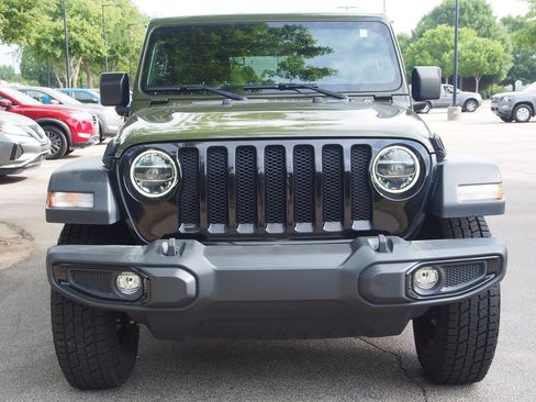Used 2022 Jeep Wrangler Unlimited Sport AWD/4WD image 2