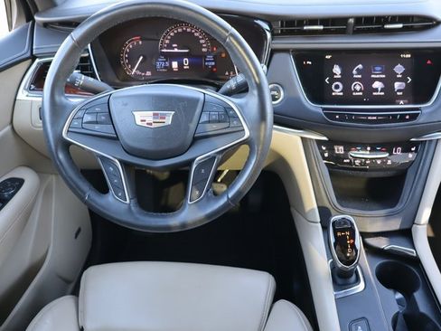 Used 2017 Cadillac XT5 Premium Luxury image 22