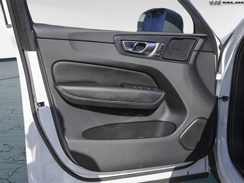 Used 2020 Volvo XC60 T5 Inscription w/ Protection Package Premier image 25