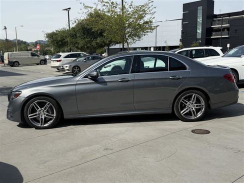 Used 2017 Mercedes-Benz E 300 image 3