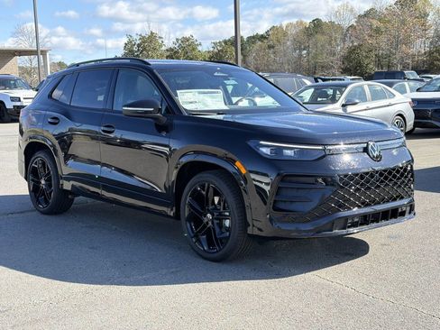 New 2026 Volkswagen Tiguan SE R-Line image 7