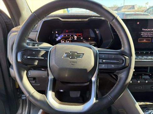 Used 2023 Chevrolet Colorado ZR2 w/ ZR2 Convenience Package III image 35