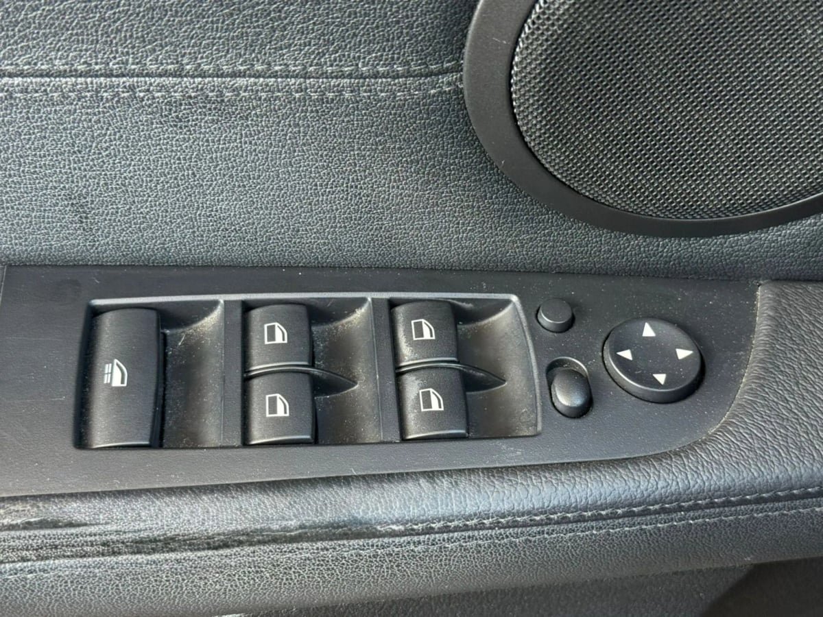 Used 2012 BMW Z4 sDrive35i RWD image 55