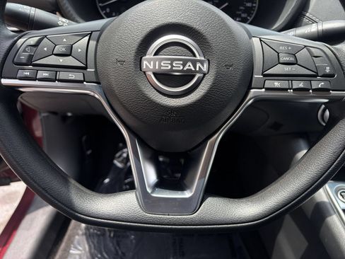 Used 2025 Nissan Sentra SV FWD image 27