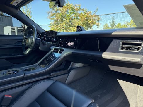 Certified 2021 Porsche Taycan 4S image 25