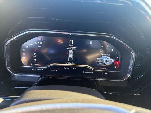 Used 2025 GMC Sierra 1500 Elevation image 26