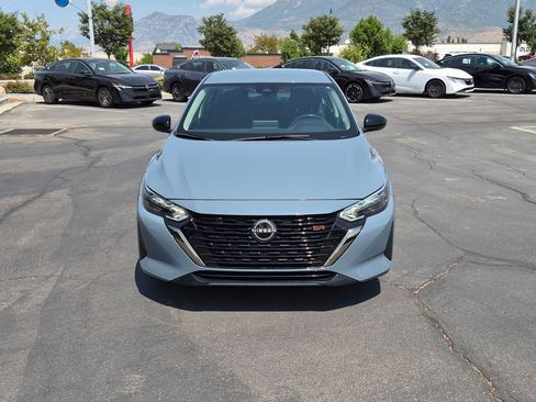 Used 2024 Nissan Sentra SR FWD image 11
