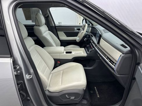 Certified 2024 Hyundai Santa Fe Limited image 15