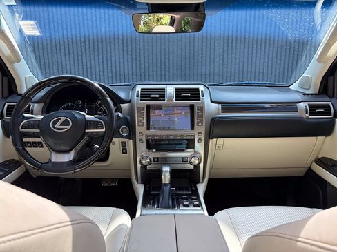 Used 2021 Lexus GX 460 Luxury w/ Sport Design Package AWD/4WD image 47